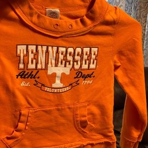 Girls University Of Tennessee sweatshirt.